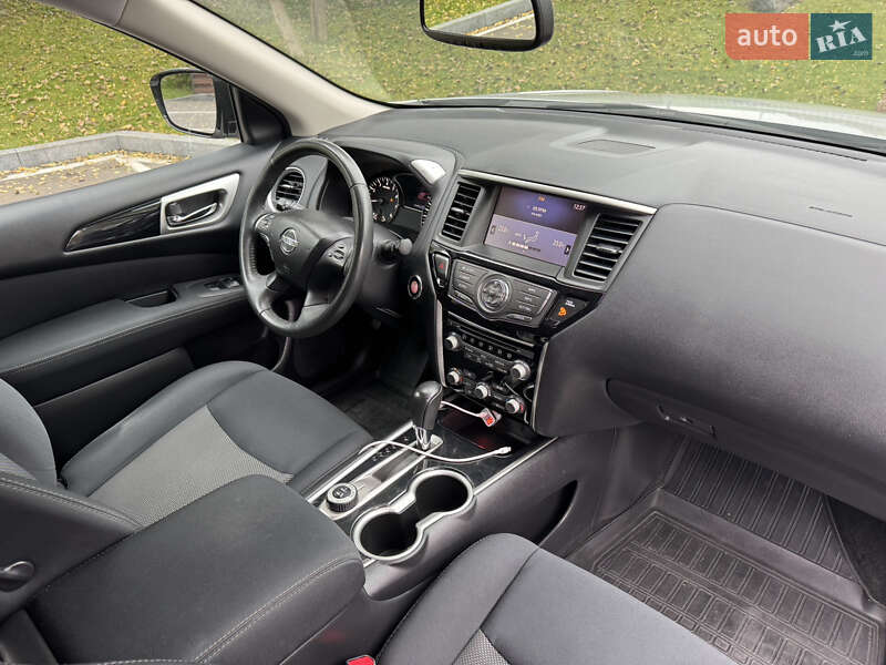 Внедорожник / Кроссовер Nissan Pathfinder 2016 в Киеве