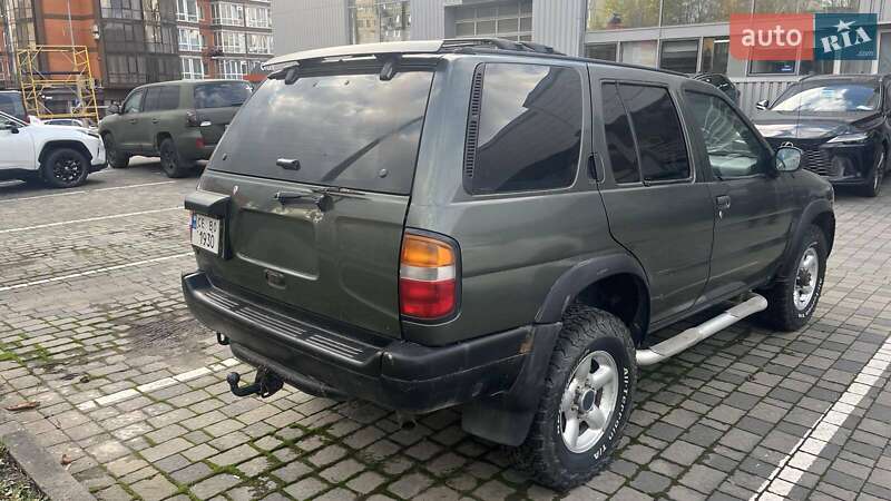 Позашляховик / Кросовер Nissan Pathfinder 1998 в Львові