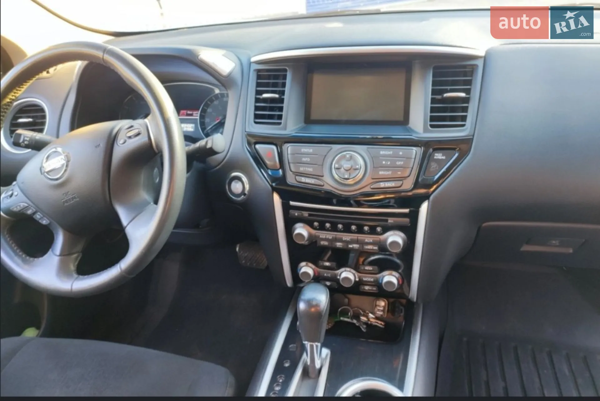 2015 Nissan Pathfinder - мініатюра 8