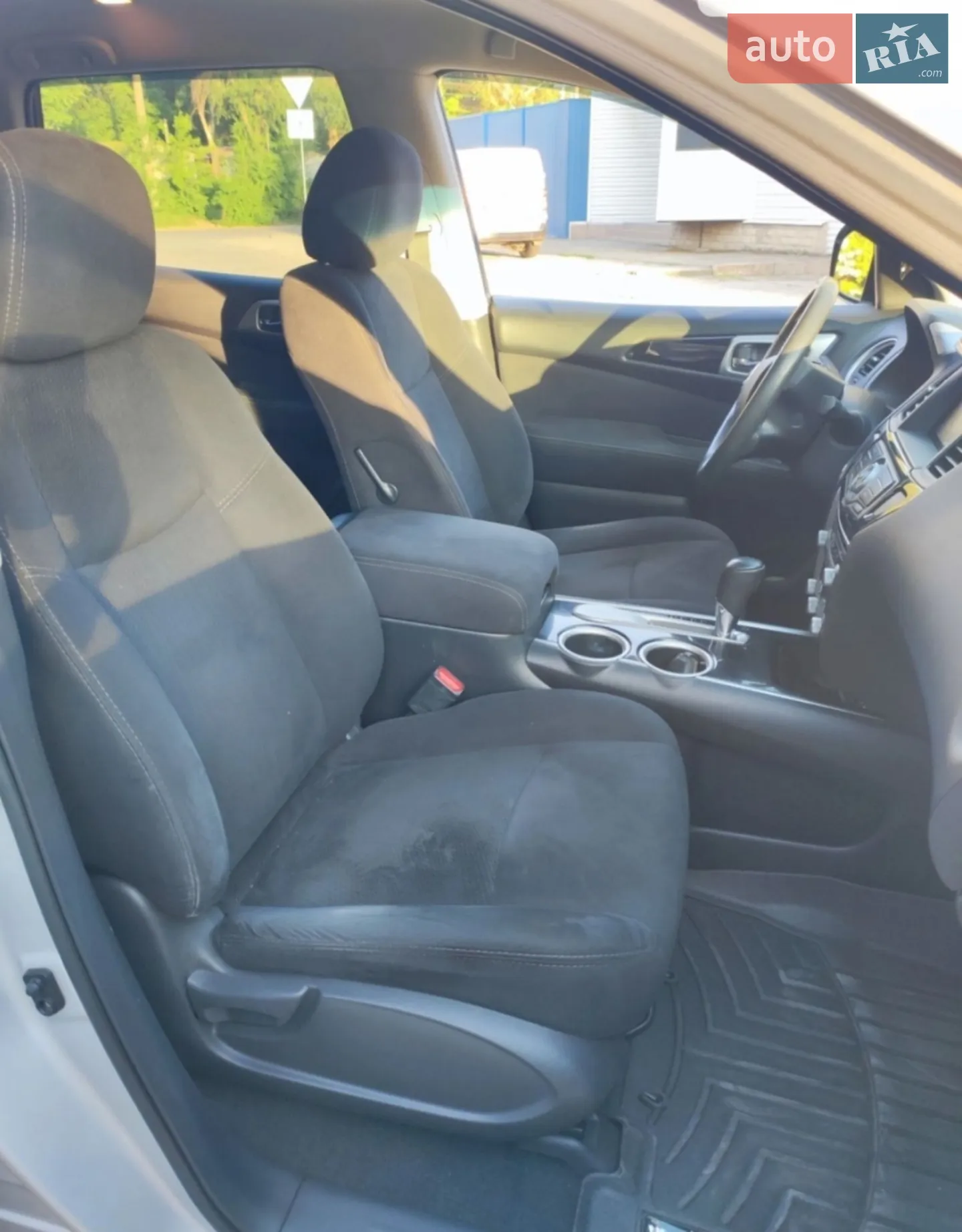 2015 Nissan Pathfinder - мініатюра 16