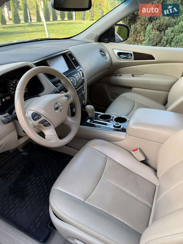 Позашляховик / Кросовер Nissan Pathfinder 2015 в Києві