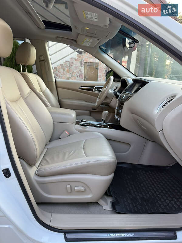 Позашляховик / Кросовер Nissan Pathfinder 2015 в Києві