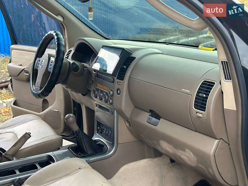 Внедорожник / Кроссовер Nissan Pathfinder 2007 в Днепре