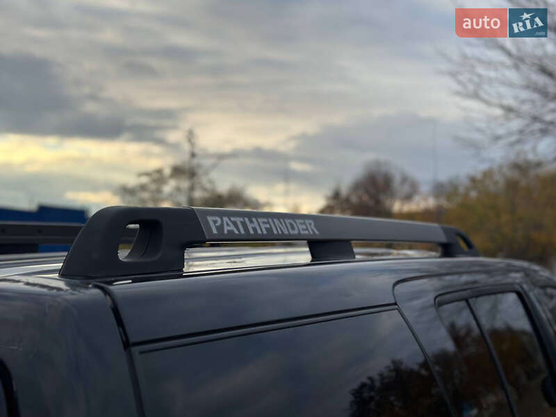 Внедорожник / Кроссовер Nissan Pathfinder 2007 в Днепре