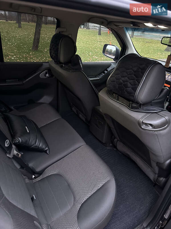 Внедорожник / Кроссовер Nissan Pathfinder 2012 в Броварах