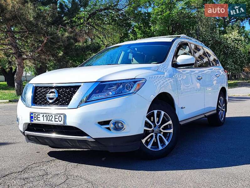 Внедорожник / Кроссовер Nissan Pathfinder 2013 в Николаеве