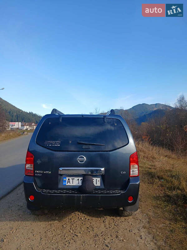 Внедорожник / Кроссовер Nissan Pathfinder 2005 в Верховине