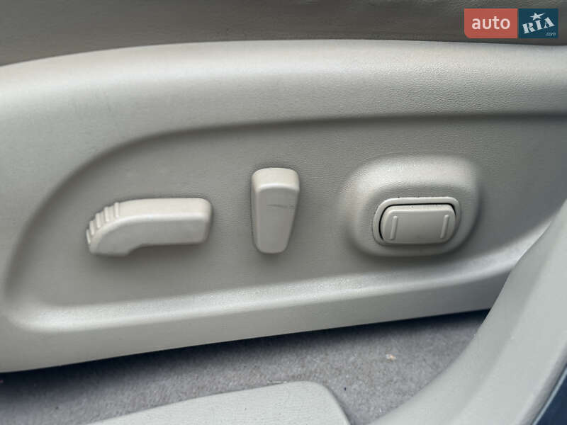 Внедорожник / Кроссовер Nissan Pathfinder 2012 в Киеве фото 13 Внедорожник / Кроссовер Nissan Pathfinder 2012 в Киеве