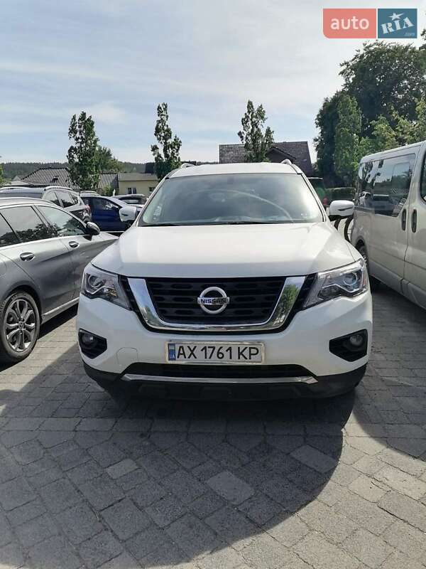 Nissan Pathfinder 2018