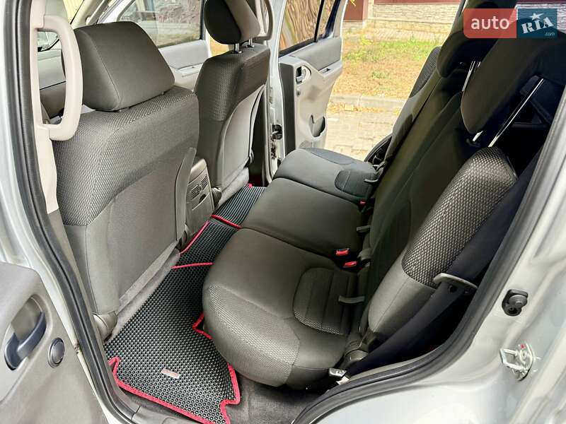 Позашляховик / Кросовер Nissan Pathfinder 2012 в Дніпрі фото 20 Позашляховик / Кросовер Nissan Pathfinder 2012 в Дніпрі