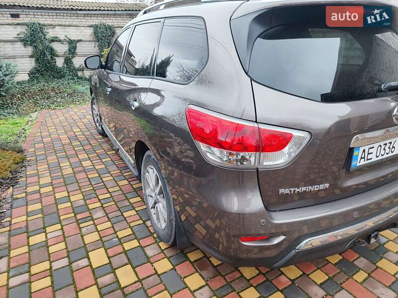 Внедорожник / Кроссовер Nissan Pathfinder 2015 в Кривом Роге фото 8 Внедорожник / Кроссовер Nissan Pathfinder 2015 в Кривом Роге