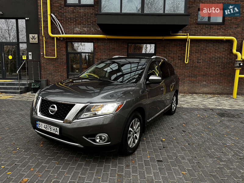Внедорожник / Кроссовер Nissan Pathfinder 2015 в Полтаве
