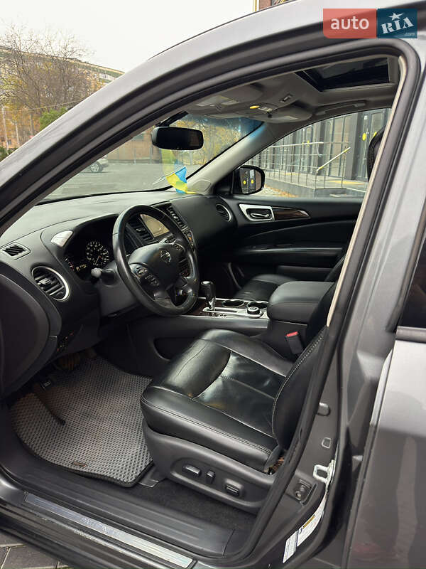 Внедорожник / Кроссовер Nissan Pathfinder 2015 в Полтаве