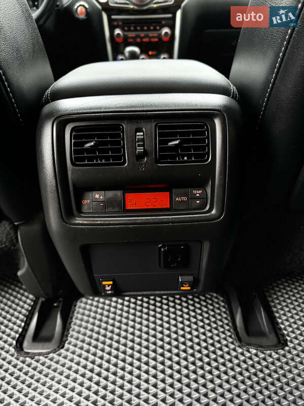 Внедорожник / Кроссовер Nissan Pathfinder 2015 в Полтаве