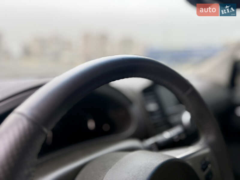 Внедорожник / Кроссовер Nissan Pathfinder 2011 в Киеве