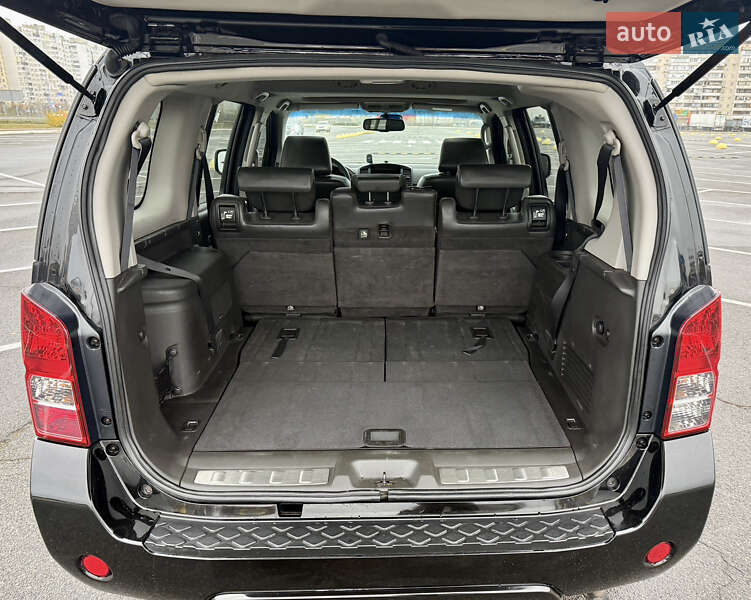 Внедорожник / Кроссовер Nissan Pathfinder 2011 в Киеве