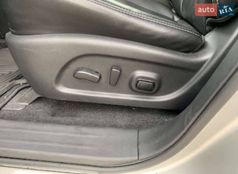 Позашляховик / Кросовер Nissan Pathfinder 2014 в Житомирі