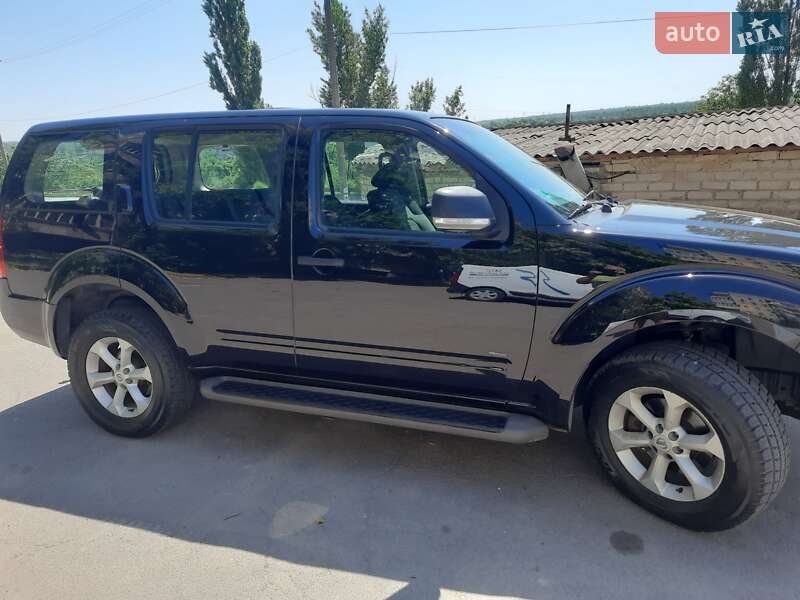 Позашляховик / Кросовер Nissan Pathfinder 2011 в Кривому Розі