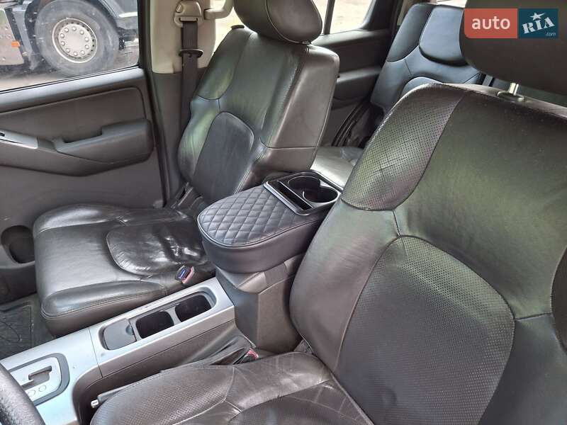 Внедорожник / Кроссовер Nissan Pathfinder 2005 в Киеве