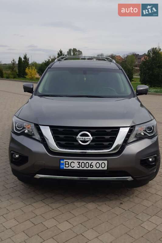 Внедорожник / Кроссовер Nissan Pathfinder 2017 в Львове