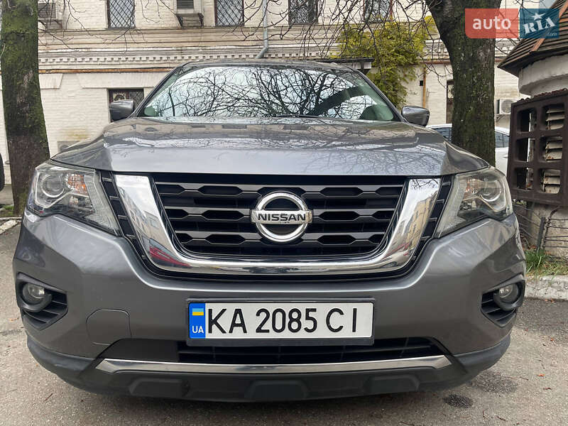 Внедорожник / Кроссовер Nissan Pathfinder 2016 в Киеве