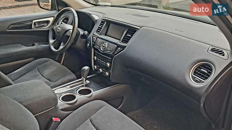 Внедорожник / Кроссовер Nissan Pathfinder 2015 в Киеве
