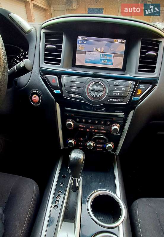 Внедорожник / Кроссовер Nissan Pathfinder 2015 в Киеве