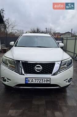 Позашляховик / Кросовер Nissan Pathfinder 2015 в Києві