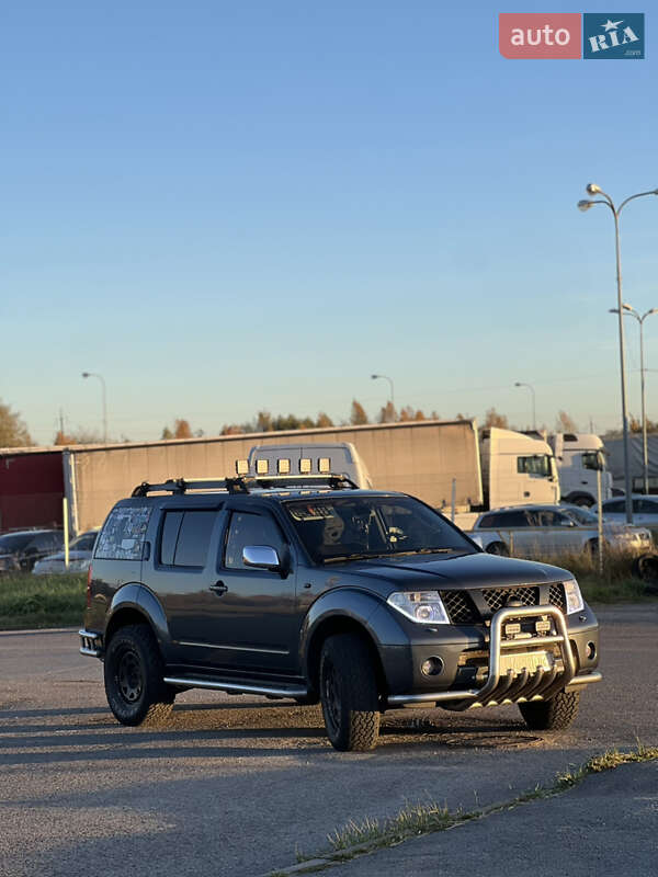 Внедорожник / Кроссовер Nissan Pathfinder 2005 в Львове фото 6 Внедорожник / Кроссовер Nissan Pathfinder 2005 в Львове