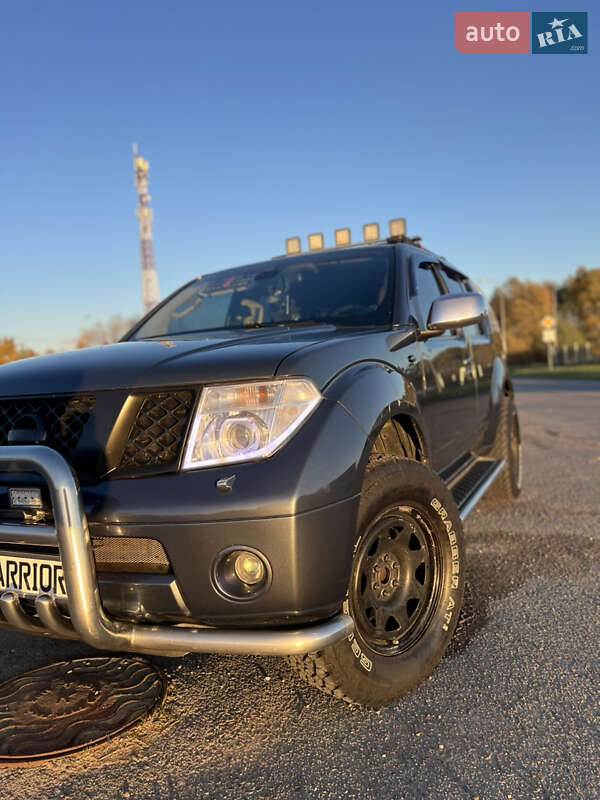 Внедорожник / Кроссовер Nissan Pathfinder 2005 в Львове фото 13 Внедорожник / Кроссовер Nissan Pathfinder 2005 в Львове