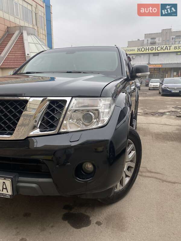 Позашляховик / Кросовер Nissan Pathfinder 2013 в Дніпрі