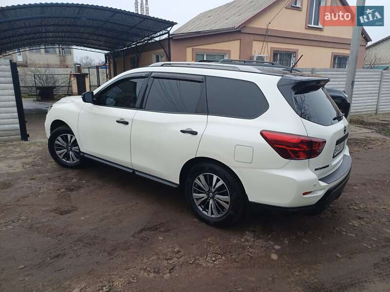 Позашляховик / Кросовер Nissan Pathfinder 2017 в Олександрії фото 10 Позашляховик / Кросовер Nissan Pathfinder 2017 в Олександрії
