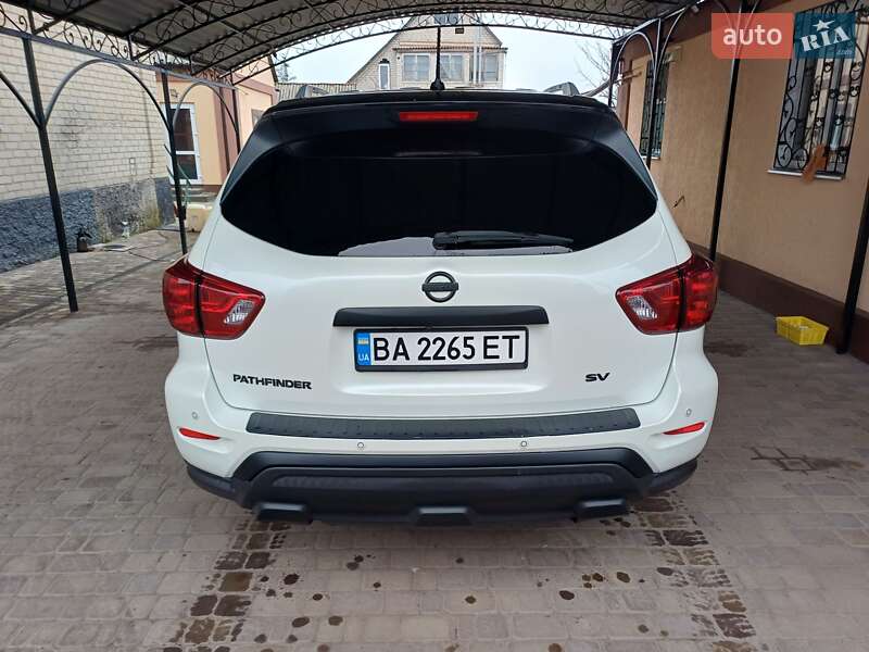 Позашляховик / Кросовер Nissan Pathfinder 2017 в Олександрії фото 23 Позашляховик / Кросовер Nissan Pathfinder 2017 в Олександрії