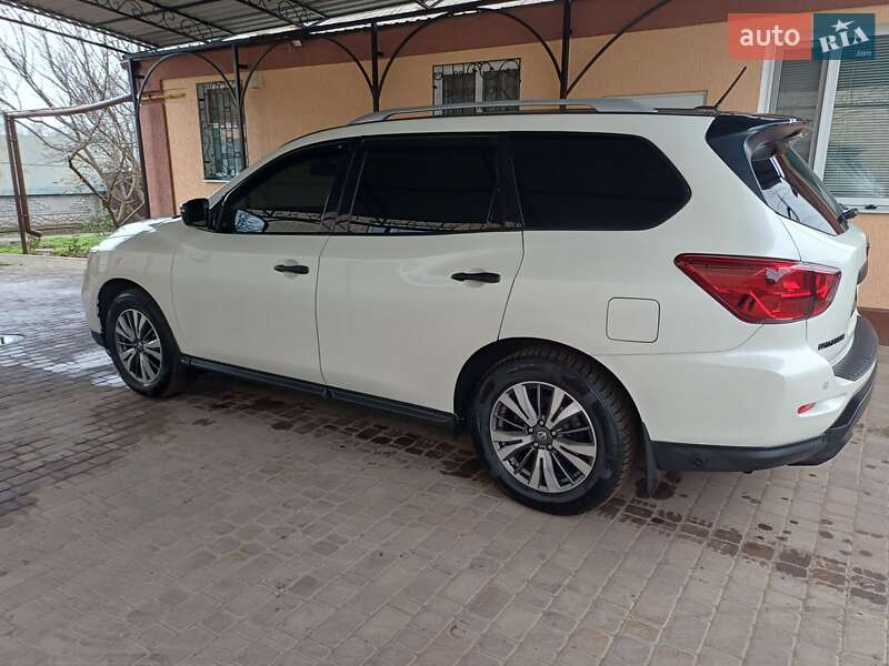Позашляховик / Кросовер Nissan Pathfinder 2017 в Олександрії фото 16 Позашляховик / Кросовер Nissan Pathfinder 2017 в Олександрії