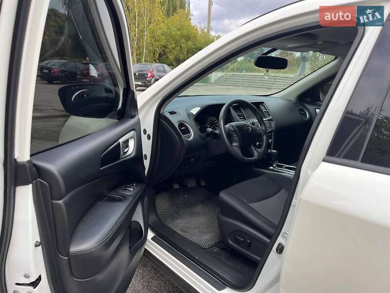 Позашляховик / Кросовер Nissan Pathfinder 2017 в Олександрії фото 30 Позашляховик / Кросовер Nissan Pathfinder 2017 в Олександрії