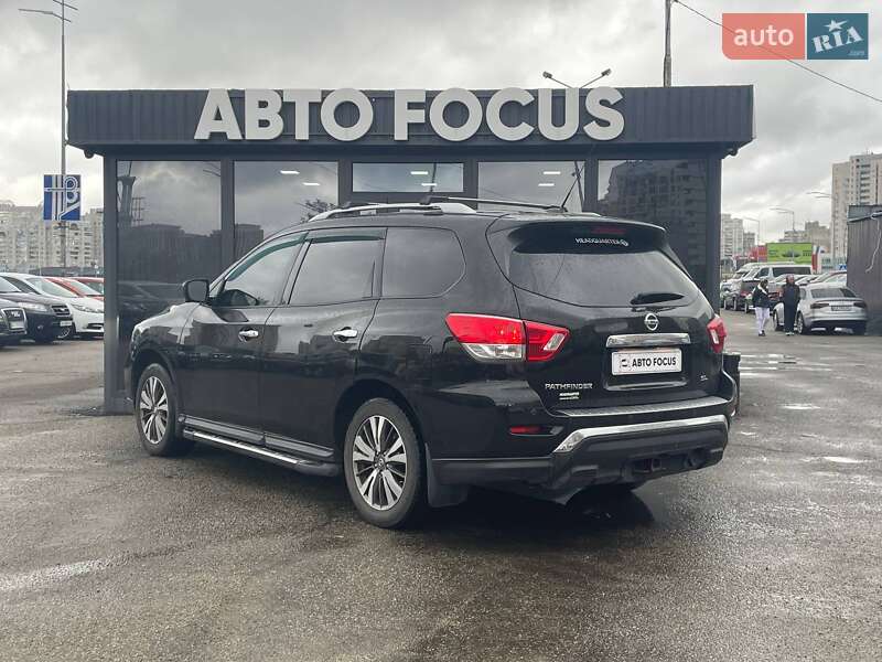 Позашляховик / Кросовер Nissan Pathfinder 2016 в Києві