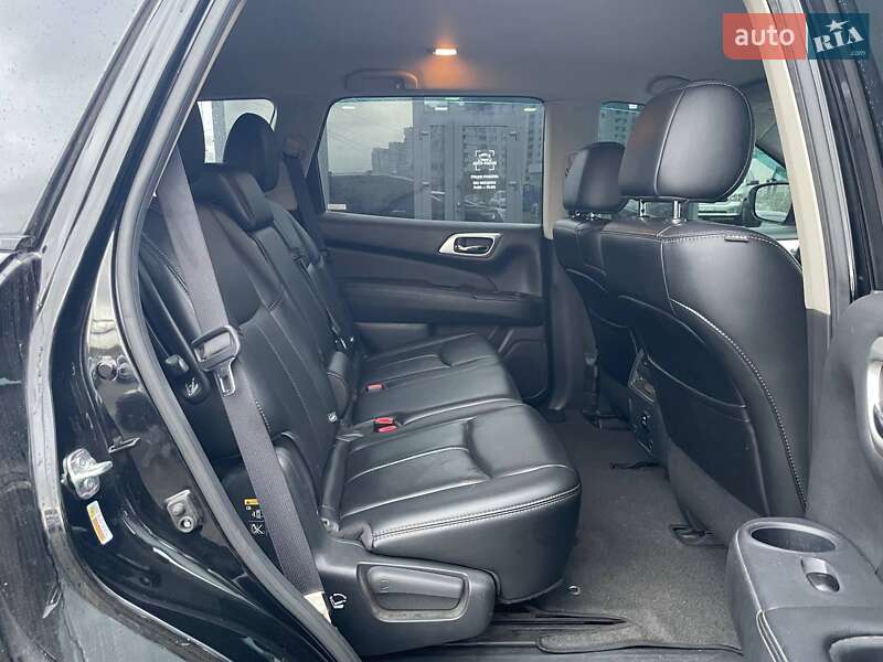 Позашляховик / Кросовер Nissan Pathfinder 2016 в Києві