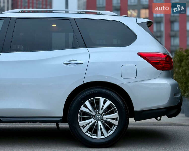 Внедорожник / Кроссовер Nissan Pathfinder 2019 в Киеве фото 10 Внедорожник / Кроссовер Nissan Pathfinder 2019 в Киеве