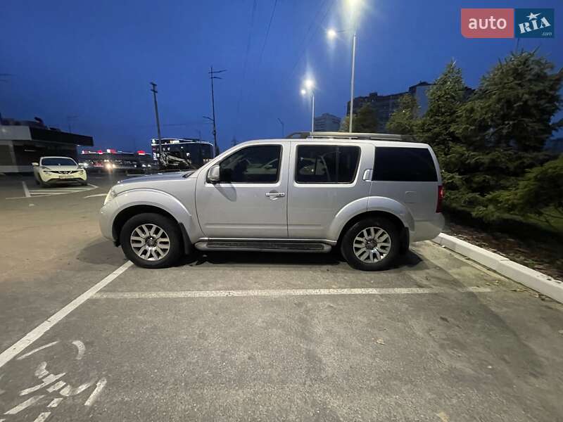 Nissan Pathfinder 2012