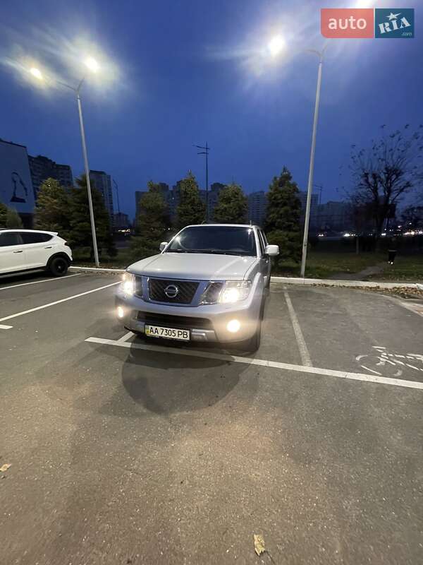 Позашляховик / Кросовер Nissan Pathfinder 2012 в Києві