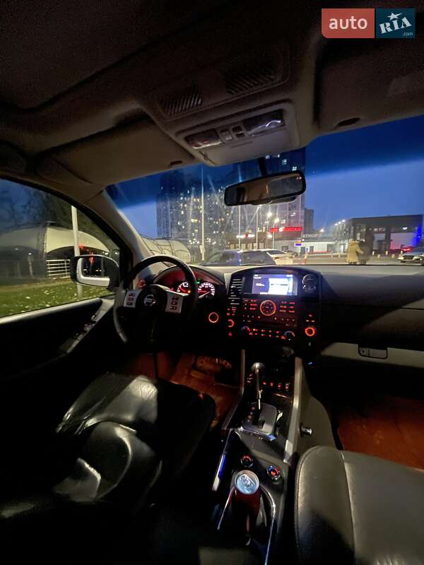 Позашляховик / Кросовер Nissan Pathfinder 2012 в Києві