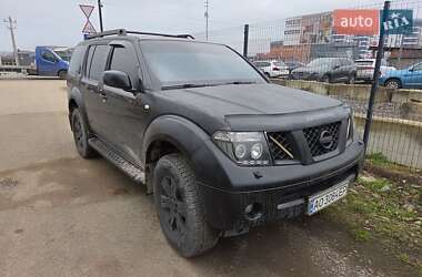 Внедорожник / Кроссовер Nissan Pathfinder 2005 в Хусте