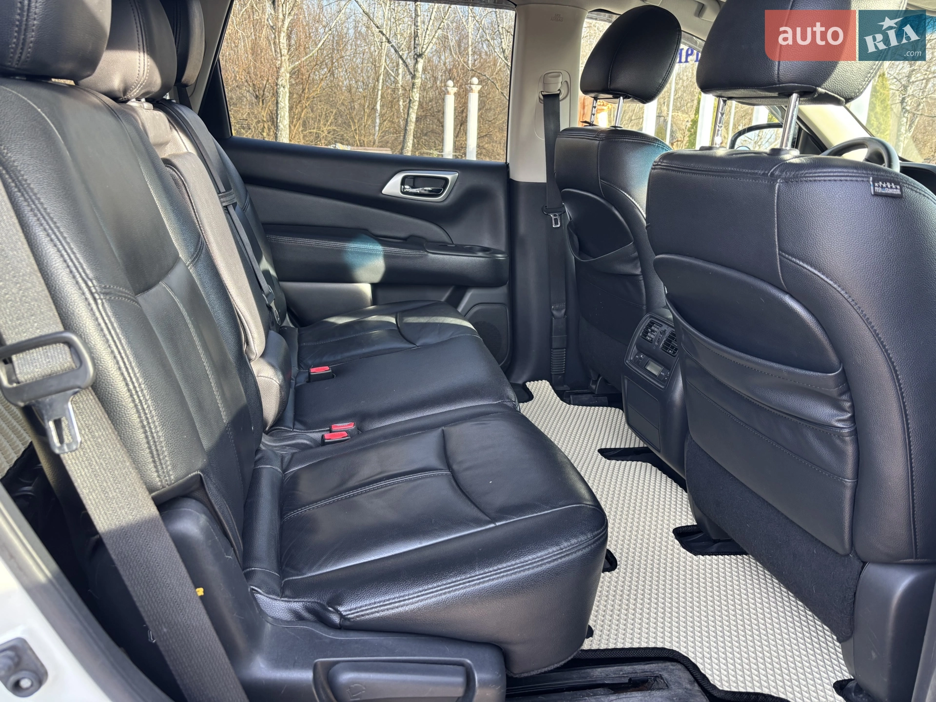 2016 Nissan Pathfinder - мініатюра 11