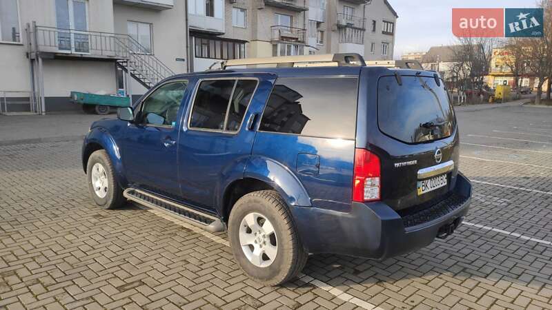 Позашляховик / Кросовер Nissan Pathfinder 2008 в Дубні