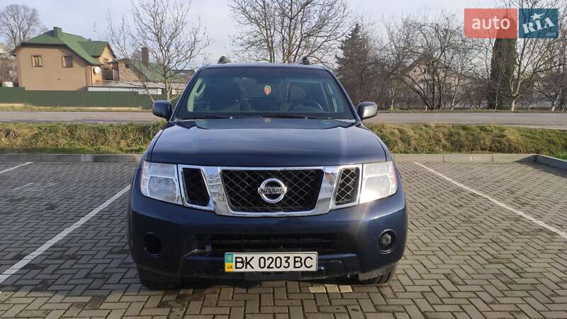 Позашляховик / Кросовер Nissan Pathfinder 2008 в Дубні