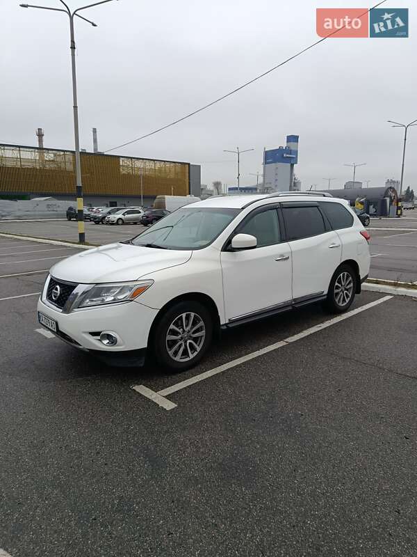 Позашляховик / Кросовер Nissan Pathfinder 2013 в Києві
