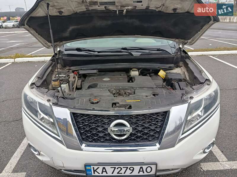 Позашляховик / Кросовер Nissan Pathfinder 2013 в Києві