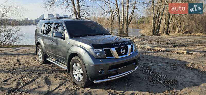 Внедорожник / Кроссовер Nissan Pathfinder 2006 в Киеве