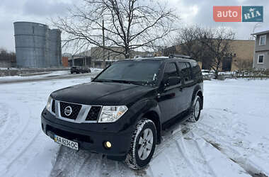 Позашляховик / Кросовер Nissan Pathfinder 2006 в Києві