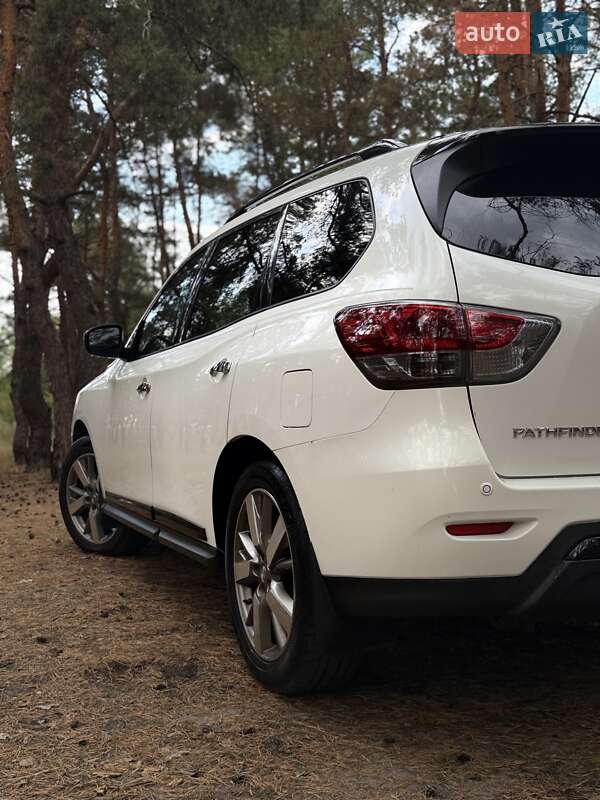 Внедорожник / Кроссовер Nissan Pathfinder 2013 в Павлограде